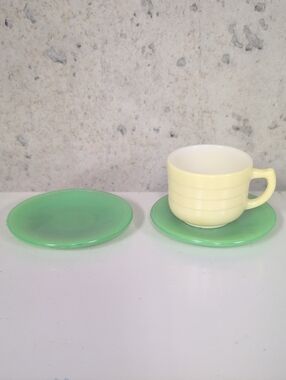 Vintage Hazel Atlas Moderntone Child's Tea Set 1950's